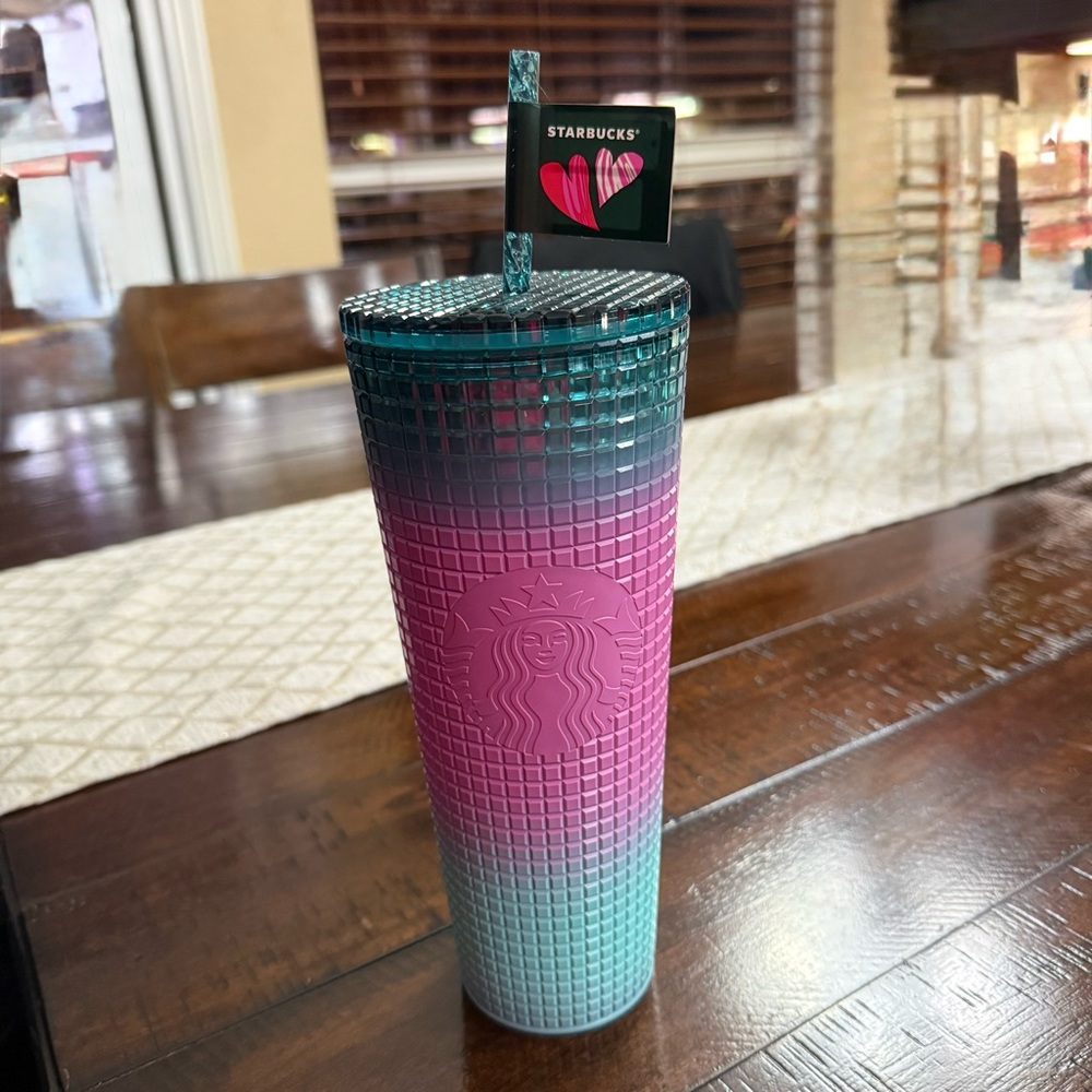 NWT Starbucks (Limited Edition) Valentines 2024 Gradient Ombré Grid Tumbler Cup